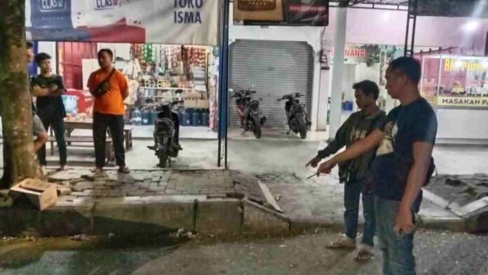 Motor ditinggal ke warung