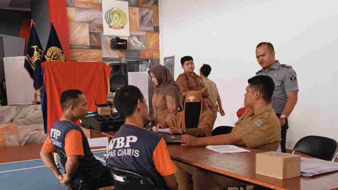 Pemeriksaan biometrik warga binaan