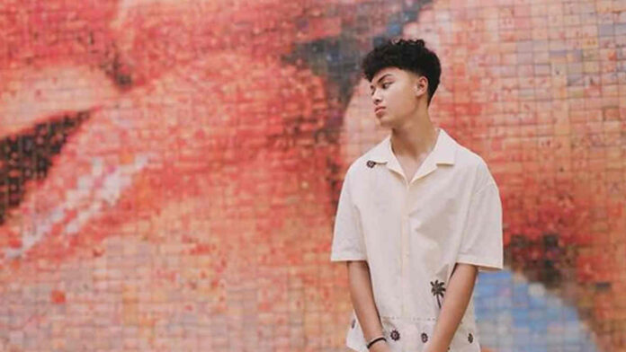 Profil Keanu Massaid, Anak Angelina Sondakh yang Tampan