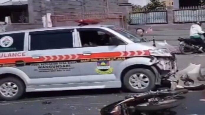 ambulans kecelakaan