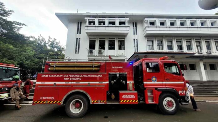 anggaran perawatan mobil pemadam kebakaran Kota Bandung