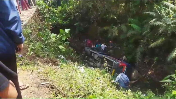 Bus Elf Masuk Jurang di Garut