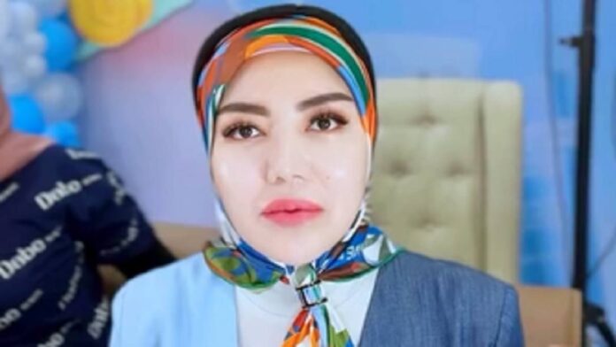 Detik-Detik Bella Shofie Lemas Tak Berdaya Dilarikan ke RS, Digotong Beberapa Asisten