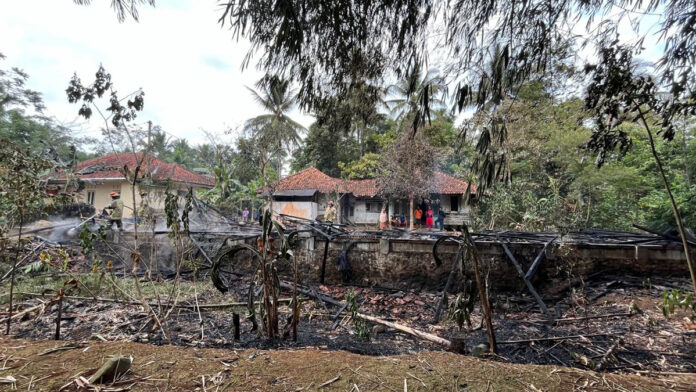 Kandang Berisi Ribuan Ekor Ayam di Ciamis Ludes Terbakar