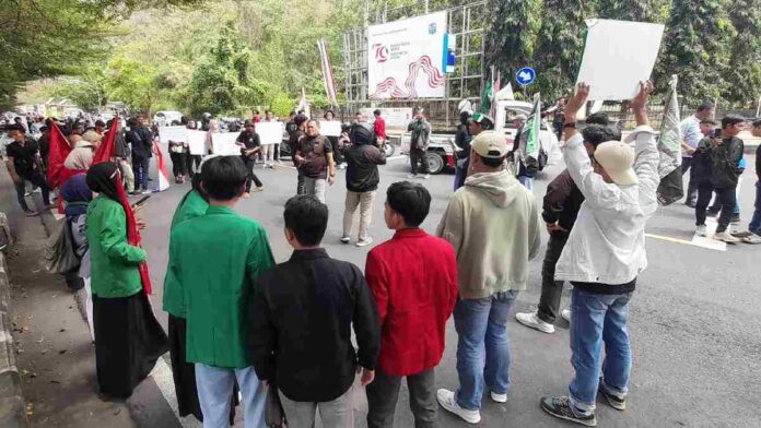 Mahasiswa putusan mk
