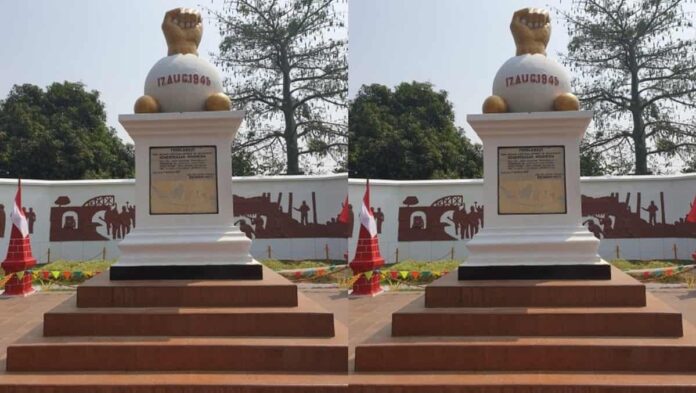 Monumen Tugu Kebulatan Tekad di Rengasdengklok