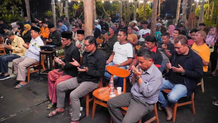 Relawan pendukung Ujang Endin-Dadang Solihat