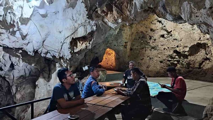 Sensasi Kulineran di Dalam Goa Pongpok Landak Kabupaten Tasikmalaya