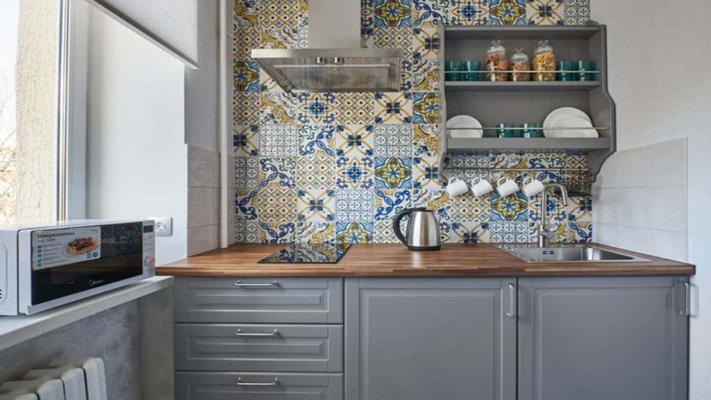 Bernostalgia dengan Gaya Vintage Keramik Lantai Motif Jadul