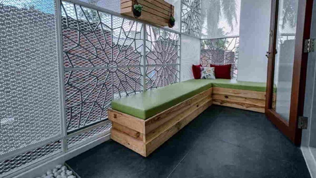 Inspirasi Desain Balkon Tertutup Nyaman Sebagai Area Santai
