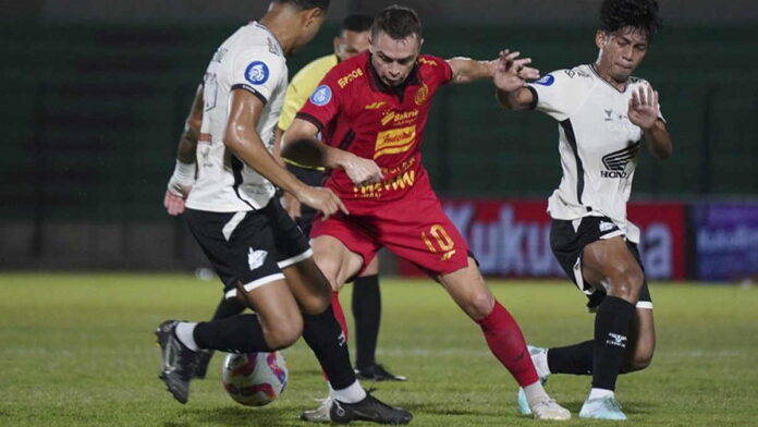 Menahan Imbang PSM Makassar, Pelatih Persija Sindir Bernardo Tavares