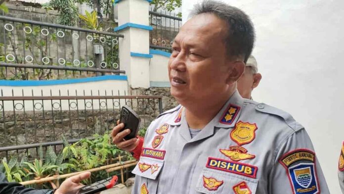 pawai kendaraan hias