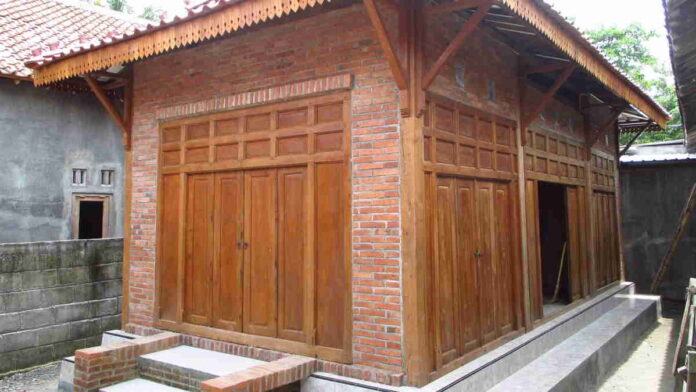 Rumah Gebyok Batu Bata Merah dengan Berbagai Keunggulannya
