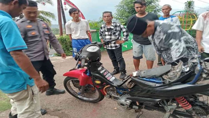 Tabrakan mobil vs motor di Pamarican Ciamis
