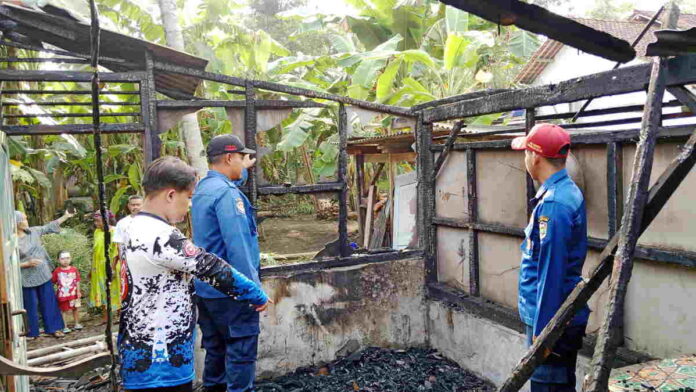 Dapur Rumah Warga Sukajadi Ciamis Hangus Terbakar