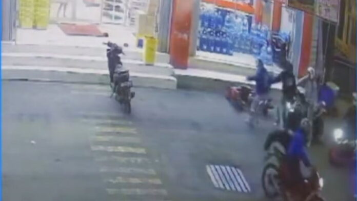 Gerombolan Bermotor Rusak Kendaraan di Kota Tasikmalaya