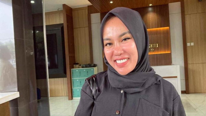 Medina Zein Bebas Bersyarat Usai Dipenjara 2 Tahun Lebih