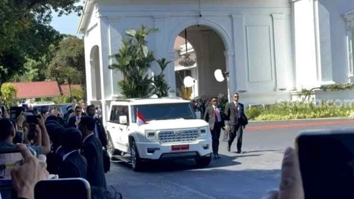 Presiden Prabowo Imbau Kabinet Merah Putih Gunakan Mobil Maung