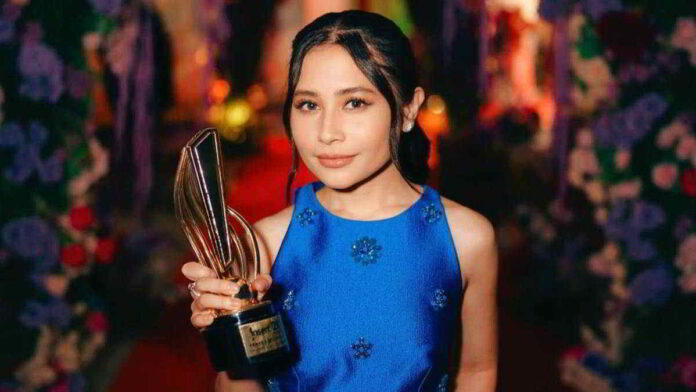Artis Prilly Latuconsina