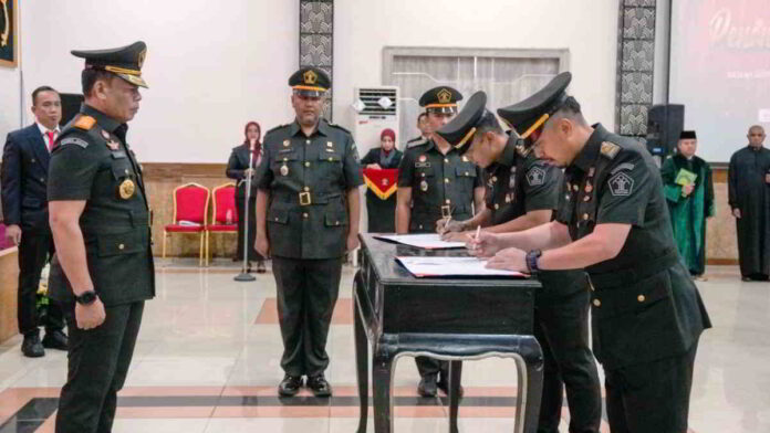 Jabatan Manajerial dan Non-Manajerial