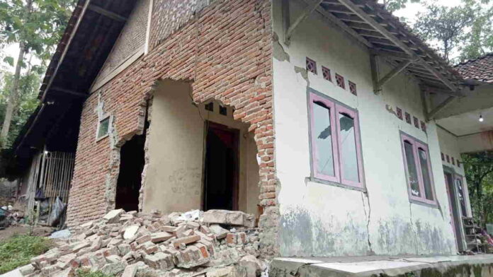 Hujan Deras Picu Pergerakan Tanah di Banjaranyar Ciamis