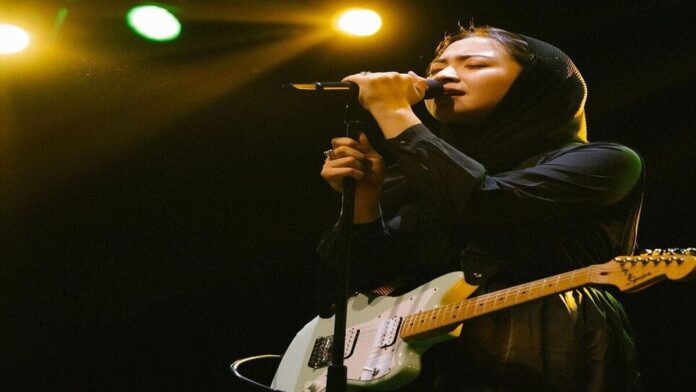 Penampilan Bernadya Pakai Hijab Saat Manggung Di Aceh Sukses Curi Perhatian