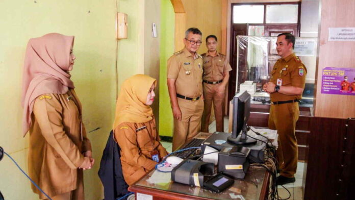 Pj Bupati Ciamis Tinjau Pelayanan di Disdukcapil