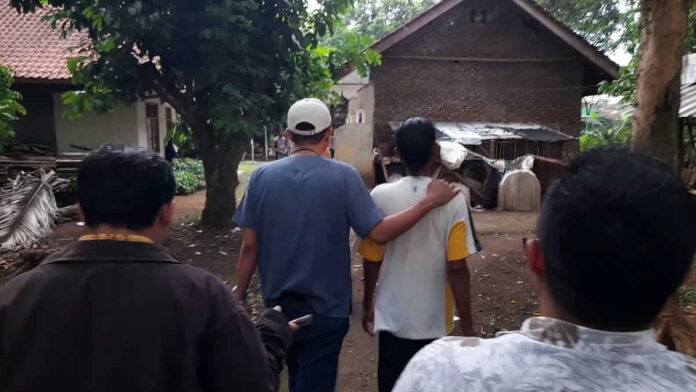 Pria dengan gangguan jiwa bawa sajam resahkan warga Kota Banjar