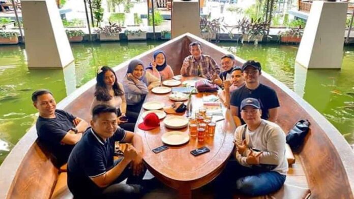 Restoran Sindang Reret Bandung