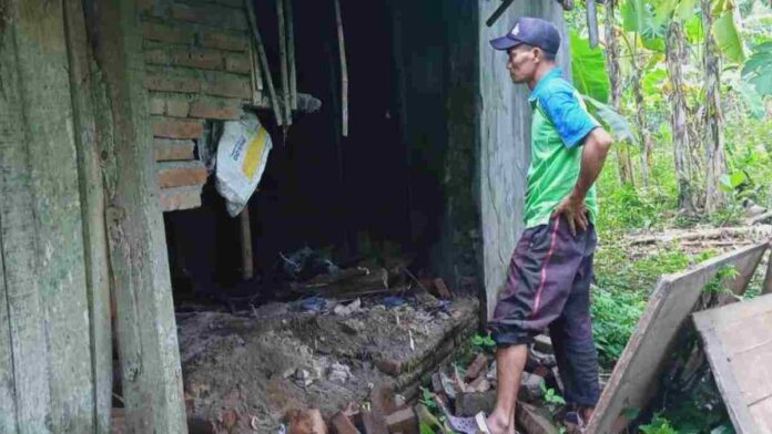 Rumah Janda Tua jebol