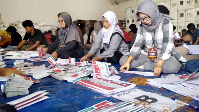 Sortir Lipat Surat Suara Pilkada Kota Banjar