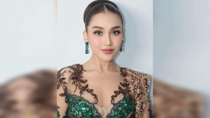 Pedangdut Ayu Ting Ting