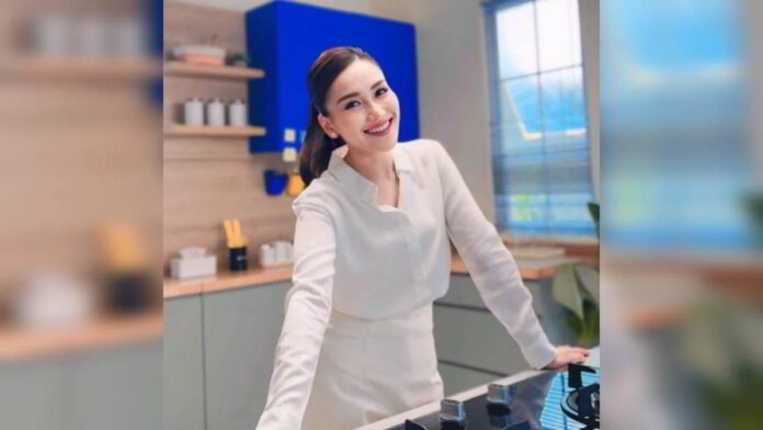 Cerita Ayu Ting Ting