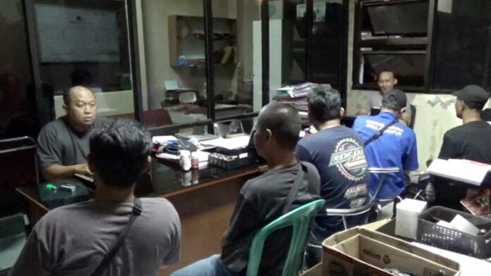Diduga Lakukan Pemalakan Pegawai Pabrik di Sumedang