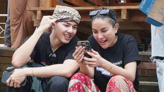 Mathew Gilbert dan Nikmir Dekat, Benarkah Hubungan Spesial