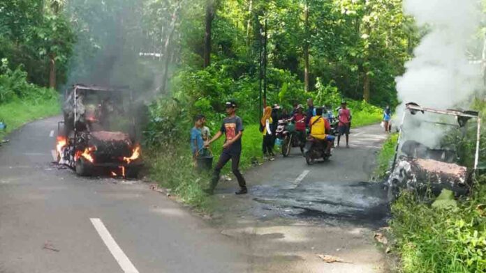 Mobil Modifikasi Terbakar