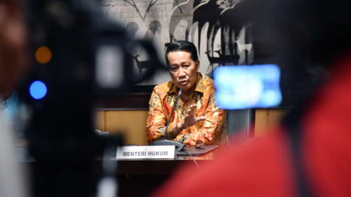 Menteri Hukum