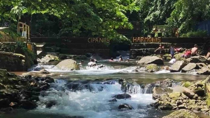 Wisata Alam Cipaniis Kuningan
