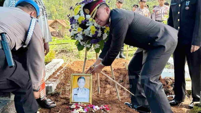 Anggota Polres Tasikmalaya Kota yang Tergulung Ombak Selamatkan Warga di Pangandaran Dimakamkan