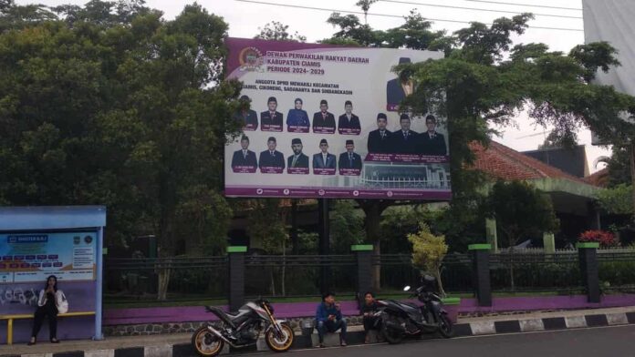 Billboard Foto Anggota DPRD Ciamis