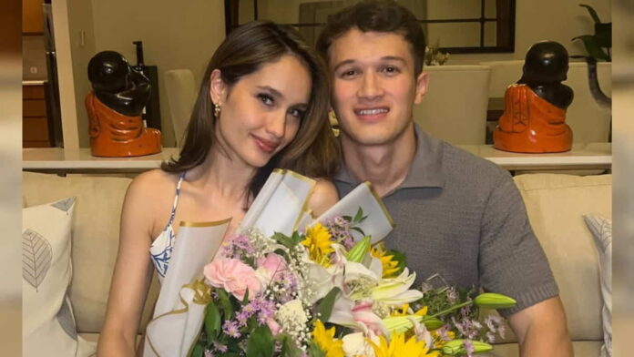 Cinta Laura dan Arya Vasco