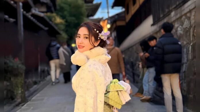 Dewi Perssik Diteriaki Ibu Haji