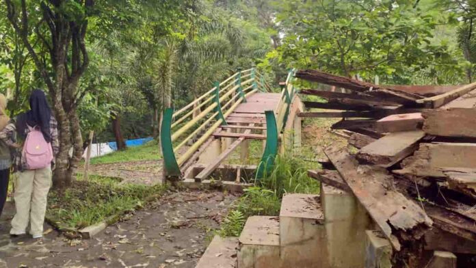 Fasilitas objek wisata Lembah Pajamben Kota Banjar