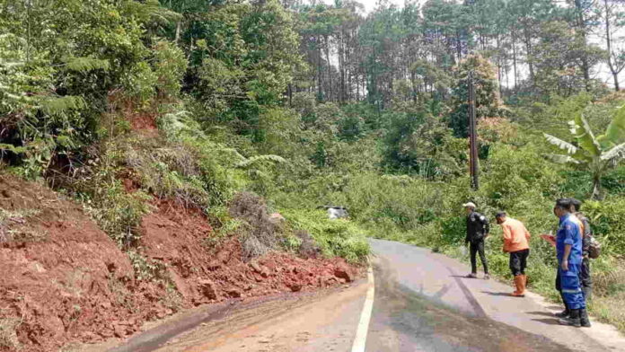 Hujan Deras Sebabkan Longsor di Beberapa Daerah di Ciamis