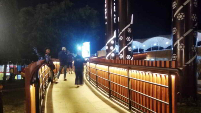 Jembatan Dua Food Court