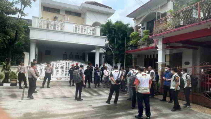 KPK Geledah Rumah Hasto