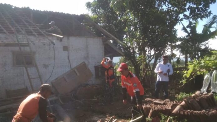 Angin Kencang Terjang Tasikmalaya