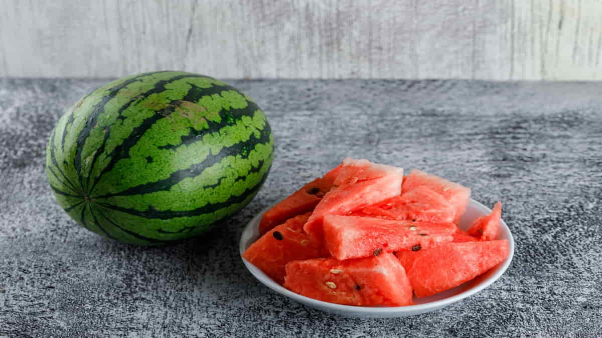Mimpi Makan Buah Semangka Apa Artinya? Ada Pesan Tersembunyi