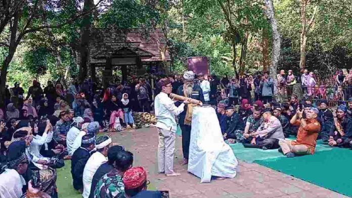 Upacara Adat Mapag Ramadhan di Ciamis
