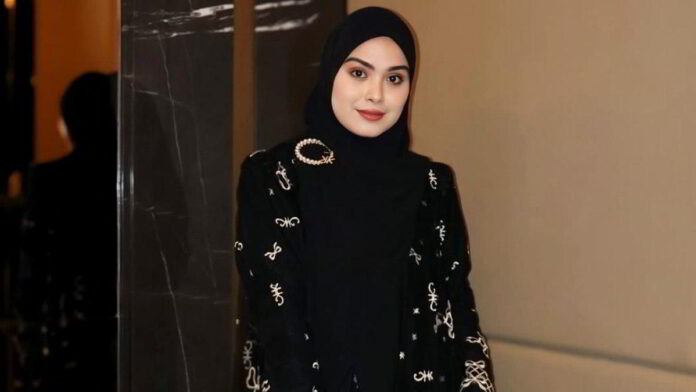 Artis Cantik Vebby Palwinta